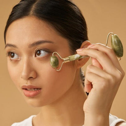 Gua sha visage pour décongestionner le regard