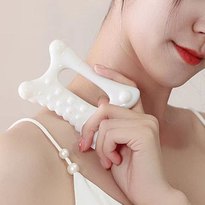 Gua sha visage pour raffermir le contour du menton