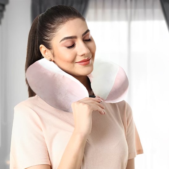 Oreiller ergonomique à mémoire de forme offrant un soutien cervical confortable pendant les périodes de repos